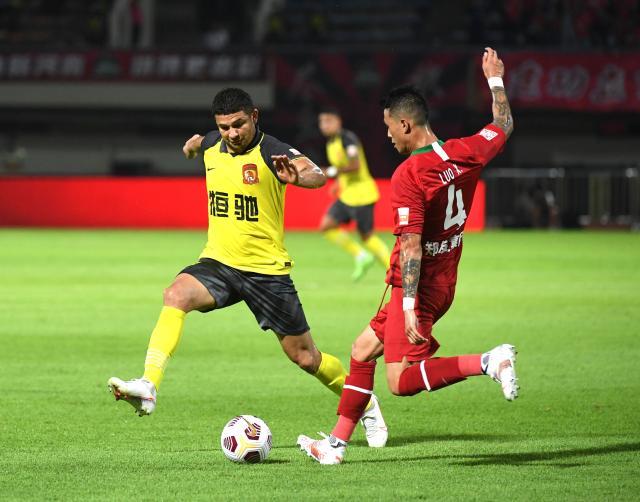 广发体育app-广州4归化0外援难赢河南 卡帅的愁也是各队的难